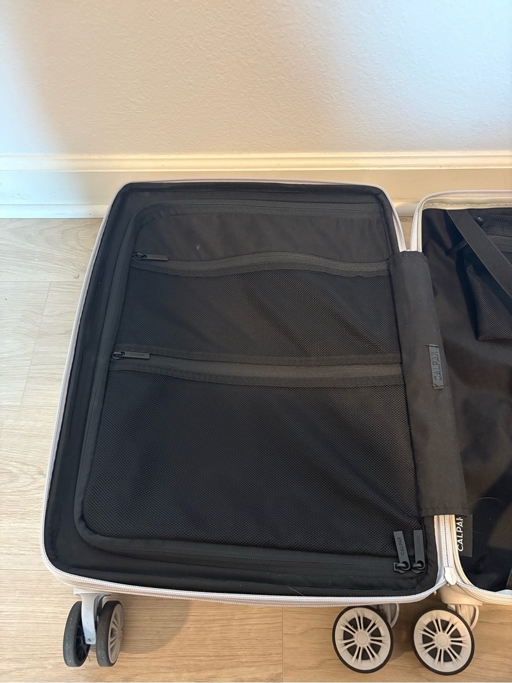 Calpak Carry-On silver suitcase - Picture 10 of 12